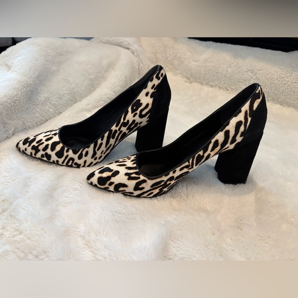 Leopard Print Pointed Toe Pumps - Black & White - Picture 2 of 6